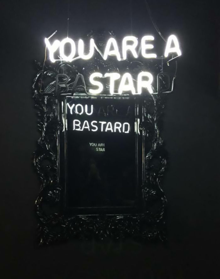 neon-mirror-messages-elmaaltshift-5