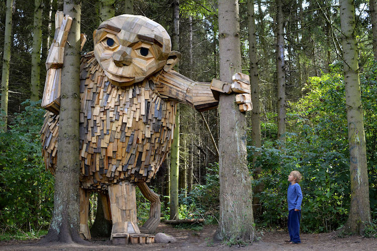 Giant Wood Sculptures-elmaaltshift-1